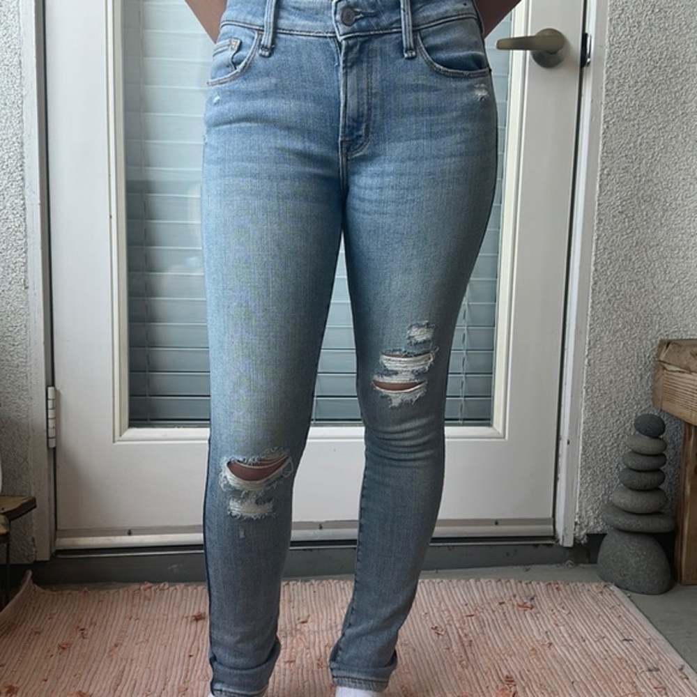 New A&F blue jeans 👖 Size 25.